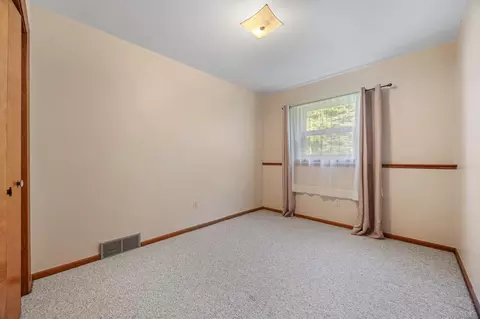 Bedroom - 16460 38th St SE, Mapleton, ND 58059 photo 5 of 7