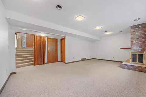 Living - 16460 38th St SE, Mapleton, ND 58059 photo 6 of 7