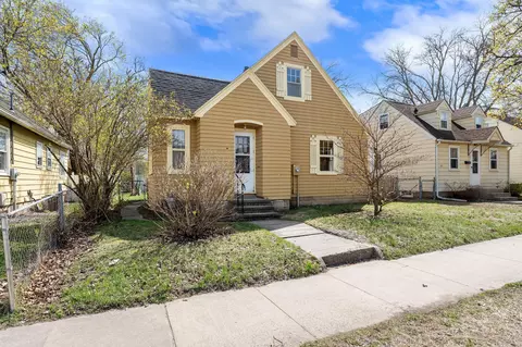 Exterior - 905 10th Ave SW, Austin, MN 55912 photo 2 of 7