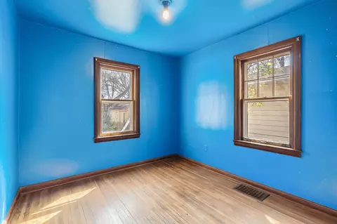 Bedroom - 905 10th Ave SW, Austin, MN 55912 photo 1 of 5