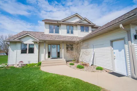 721 3rd Ave NW, Melrose, MN 56352