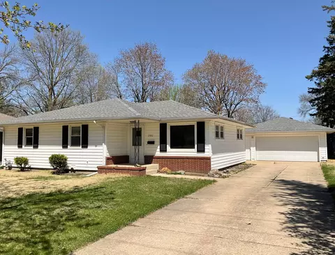 2102 W Oakland Ave, Austin, MN 55912
