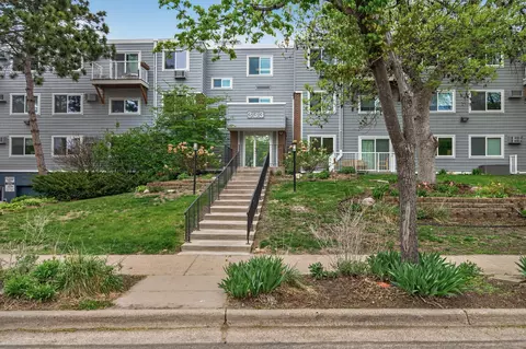 333 8th St SE #117, Minneapolis, MN 55414