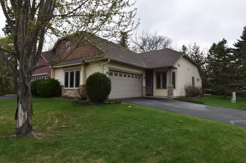 2318 Olivia Ct E, Maplewood, MN 55119