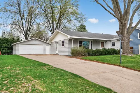 11832 Wren St NW, Coon Rapids, MN 55433