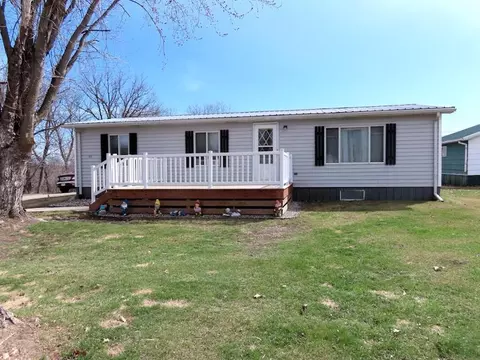 911 Hamilton Ave NE, Red Lake Falls, MN 56750