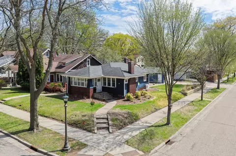 1692 Stanford Ave, Saint Paul, MN 55105