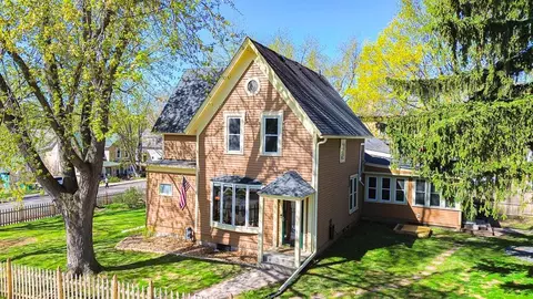 906 4th St N, Stillwater, MN 55082