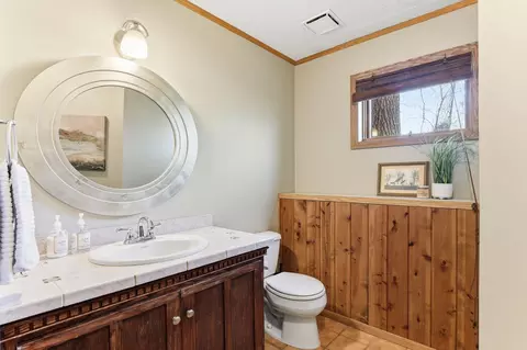 Bath - 1180 Kinglet Ct, Eagan, MN 55123 photo 4 of 5