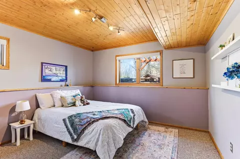 Bedroom - 1180 Kinglet Ct, Eagan, MN 55123 photo 5 of 8