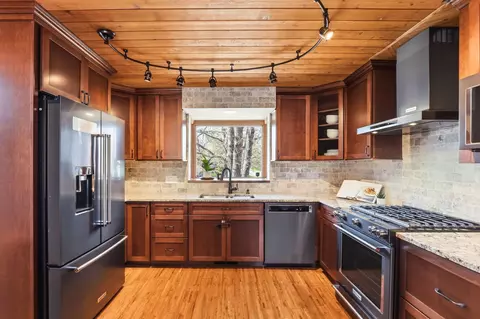 Kitchen - 1180 Kinglet Ct, Eagan, MN 55123 photo 2 of 7