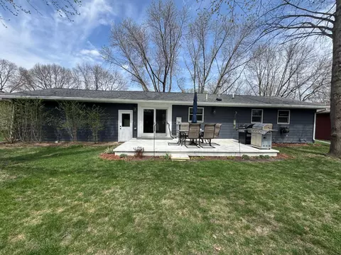 Exterior - 107 W James Ave, Marshall, MN 56258 photo 2 of 4