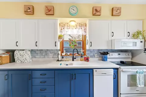 Kitchen - 216 7th Ave SE, Waseca, MN 56093 photo 2 of 4