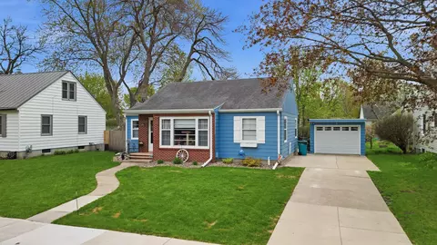 216 7th Ave SE, Waseca, MN 56093