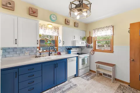 Kitchen - 216 7th Ave SE, Waseca, MN 56093 photo 1 of 4