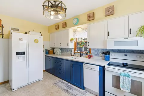 Kitchen - 216 7th Ave SE, Waseca, MN 56093 photo 3 of 4