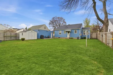 Exterior - 216 7th Ave SE, Waseca, MN 56093 photo 4 of 12