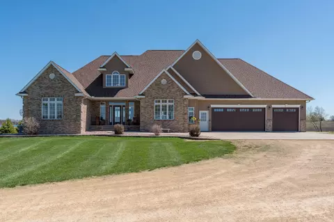 22643 Oriole Cir, Madison Lake, MN 56063