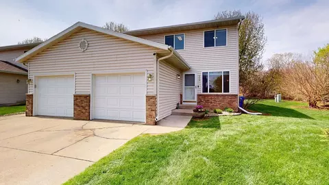 330 10th Ave NW, Byron, MN 55920