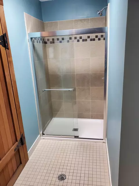 Bath - 1700 Four Oaks Rd #321, Eagan, MN 55121 photo 2 of 2