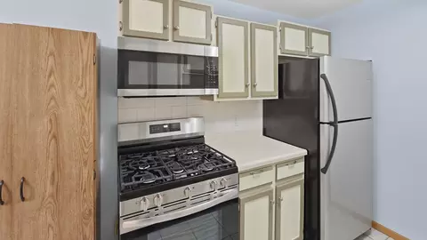 Kitchen - 3214 Valley Ridge Dr, Eagan, MN 55121 photo 2 of 3