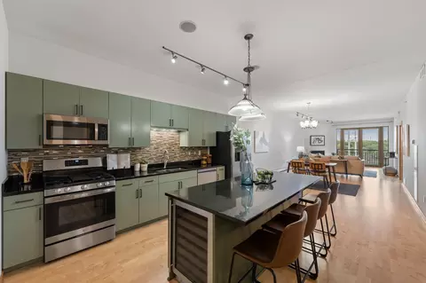 212 N 1st St #409, Minneapolis, MN 55401