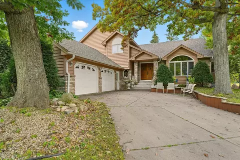 4235 Trenton Ln N, Plymouth, MN 55441