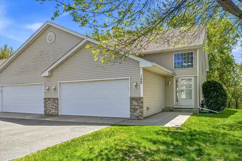 152 Pheasant Ridge Dr, Montrose, MN 55363