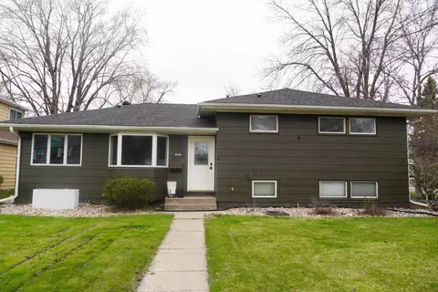 402 Morrison St, West Fargo, ND 58078