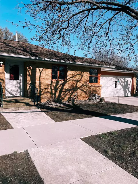 414 Park St, Jackson, MN 56143