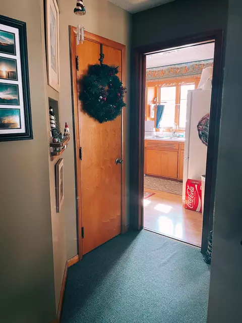 Entry Way - 414 Park St, Jackson, MN 56143 photo 1 of 1