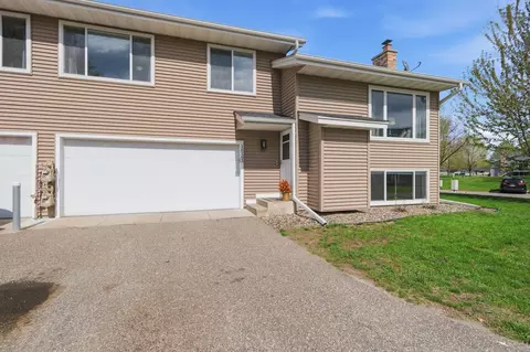 16163 Flagstaff Ct S, Rosemount, MN 55068