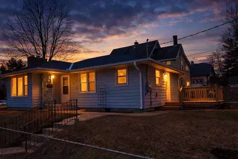 42 Baker St W, Saint Paul, MN 55107