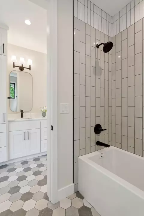 Bath - 4467 Lafayette Ln, Spring Park, MN 55384 photo 7 of 10