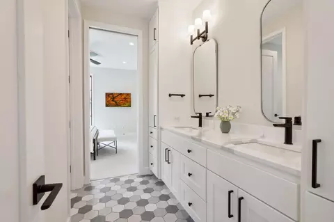 Bath - 4467 Lafayette Ln, Spring Park, MN 55384 photo 6 of 10