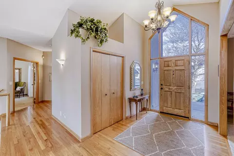 7945 Ranchview Ln N, Maple Grove, MN 55311