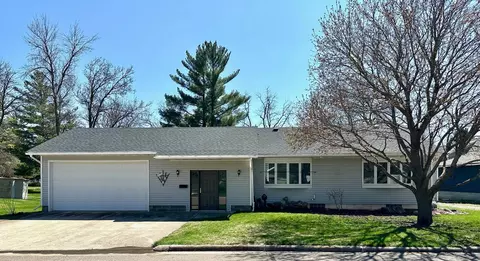227 2nd Ave N, Emmons, MN 56029