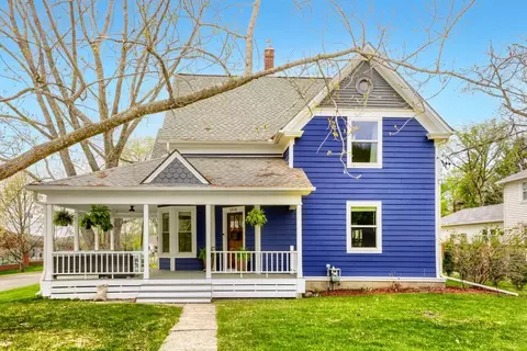 1018 7th St S, Stillwater, MN 55082