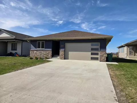 1882 18th Ave N, Wahpeton, ND 58075