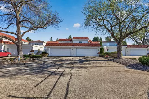 1805 Eagle Ridge Dr #4, Mendota Heights, MN 55118