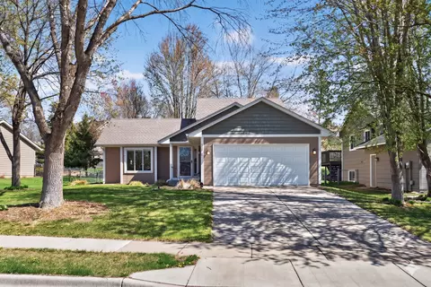 9510 Parkside Trl, Champlin, MN 55316