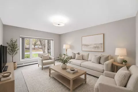 Living - 1611 10th Ave SE, Saint Cloud, MN 56304 photo 2 of 9
