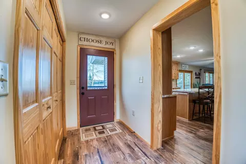 Entry Way - 32061 Primrose Ln, Laporte, MN 56461 photo 2 of 3