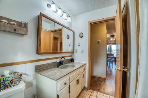 Bath - 32061 Primrose Ln, Laporte, MN 56461 photo 2 of 5