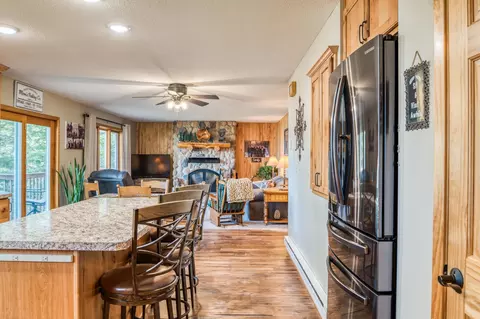 Kitchen - 32061 Primrose Ln, Laporte, MN 56461 photo 9 of 11