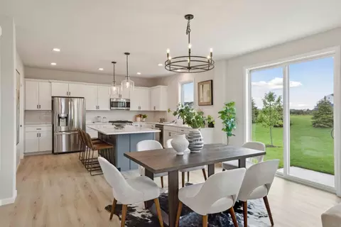 5128 Airlake Dr, Woodbury, MN 55129