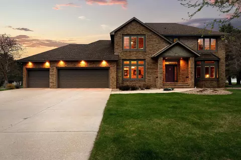 805 27th St SW, Austin, MN 55912