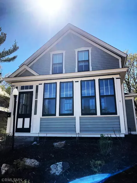 512 5th St N, Stillwater, MN 55082