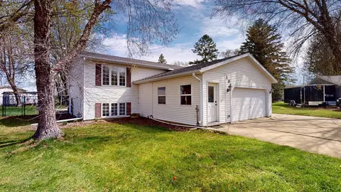 101 9th Ave NE, Dodge Center, MN 55927
