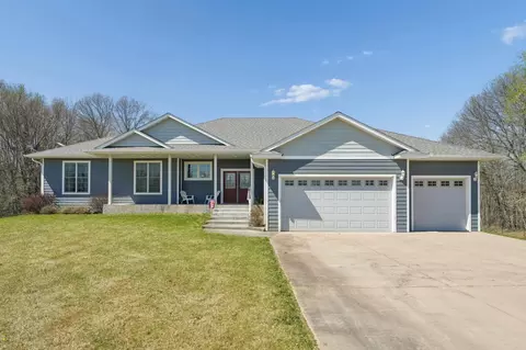 21530 Nightingale St NW, Cedar, MN 55011